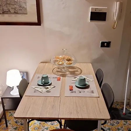 Apartamento Il Chiostro A Chiaia *