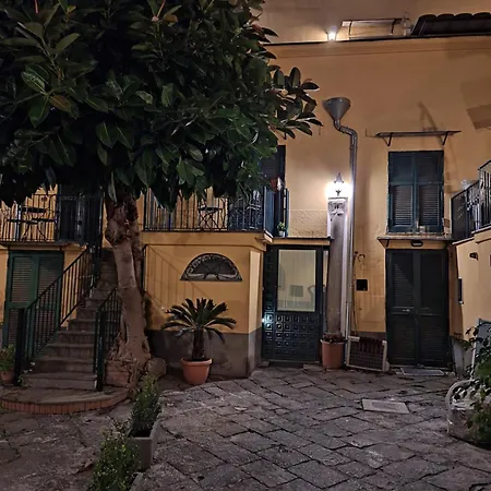 Il Chiostro A Chiaia 아파트 나폴리