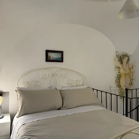 Il Chiostro A Chiaia *