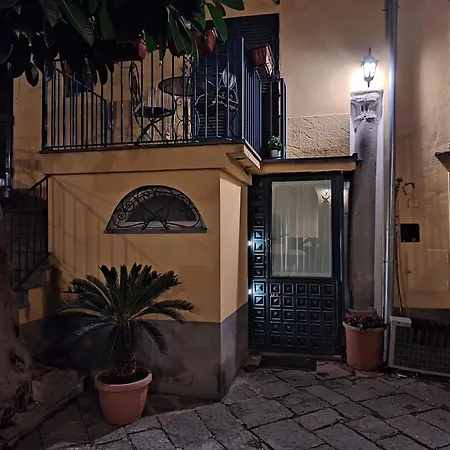 Il Chiostro A Chiaia