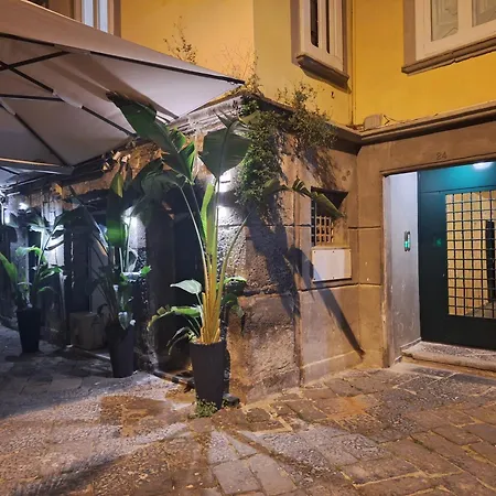 Il Chiostro A Chiaia * Nápoles